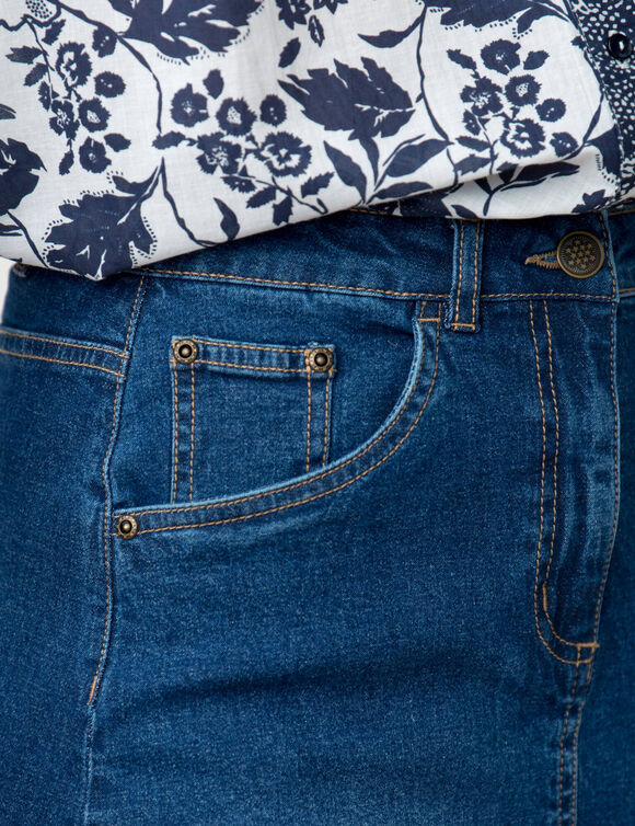 Lange, uitlopende rok in jeans (stone used) Lange, uitlopende rok in jeans (stone used)